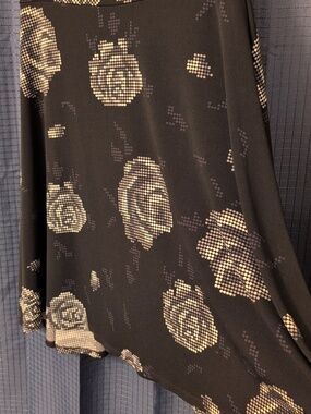 NWOT LuLaRoe Black and White Rose Dot Pattern A-Line Skirt L